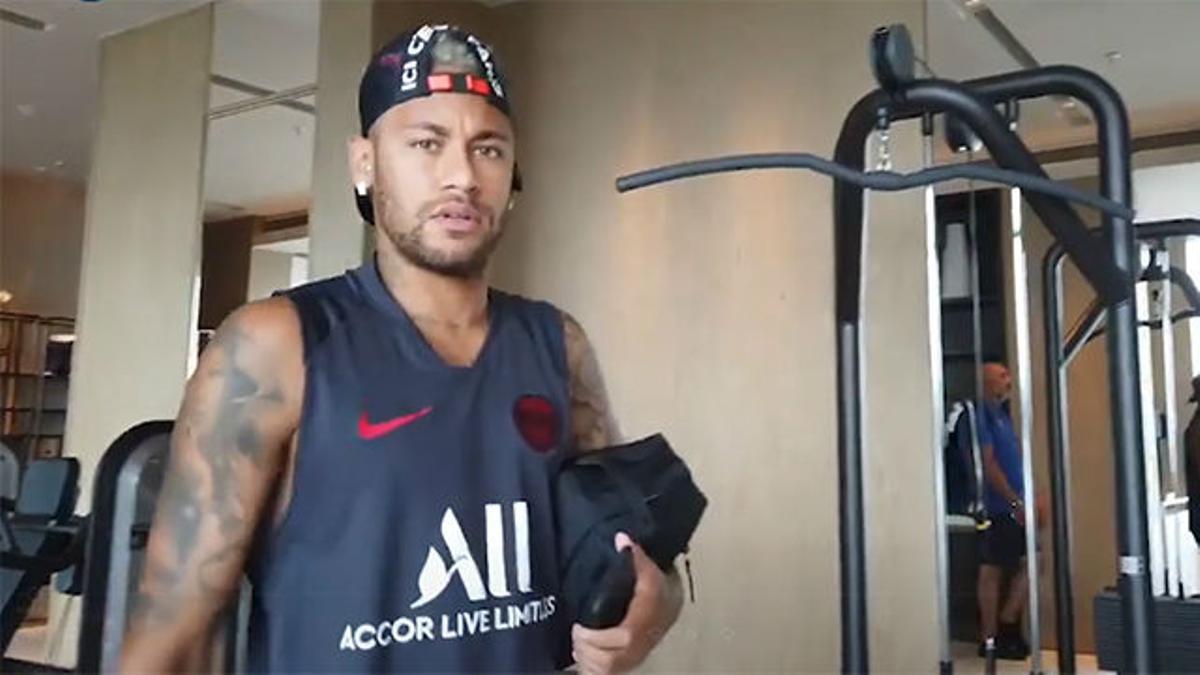 Las serias caras de Neymar lo dicen todo...
