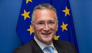 El presidente del Consejo Europeo de Investigación de la UE dimite por la gestión del coronavirus El presidente del Consejo Europeo de Investigación de la UE dimite por la gestión del coronavirus