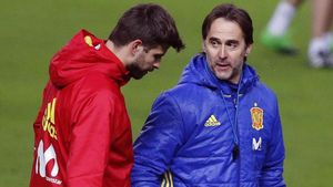 Lopetegui junto a Piqué durante un entrenamiento con la selección Lopetegui junto a Piqué durante un entrenamiento con la selección