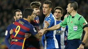 Martínez Munuera acusó a Suárez en el acta Martínez Munuera acusó a Suárez en el acta