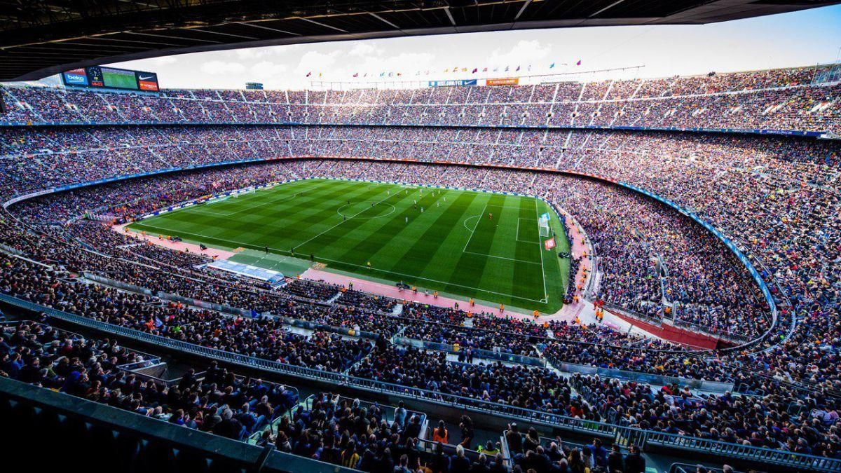 برشلونة يرتدي قميصًا خاصًا لتوديع ستاد كامب نو الذي سيحمل اسم سبوتيفاي