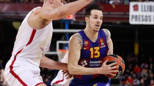 Thomas Heurtel en un lance del juego ante el Armani Milán Thomas Heurtel en un lance del juego ante el Armani Milán