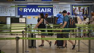 Una nueva jornada de huelga en Ryanair obliga a cancelar 10 vuelos y a retrasar 233