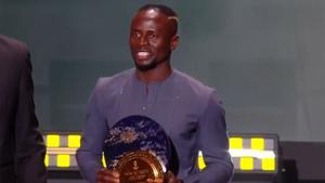 Mané recibió el Trofeo Sócrates en la gala del Balón de Oro