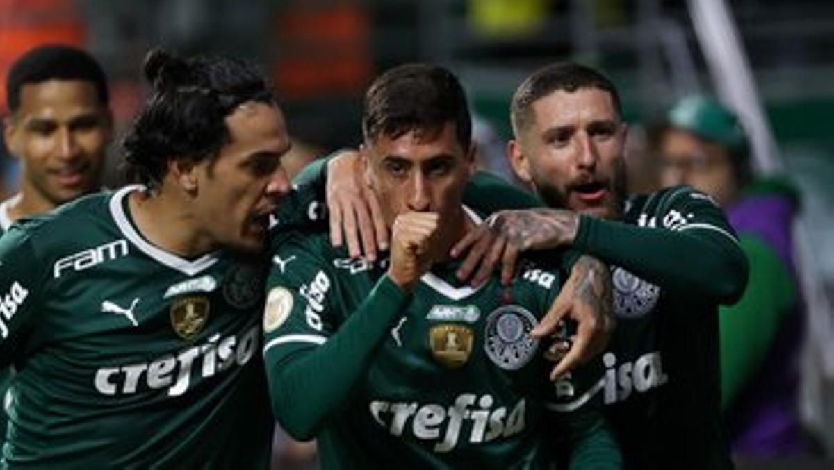 Los jugadores del Palmeiras celebran un gol