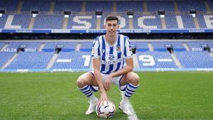 Carlos Fernández, nuevo fichaje de la Real Carlos Fernández, nuevo fichaje de la Real