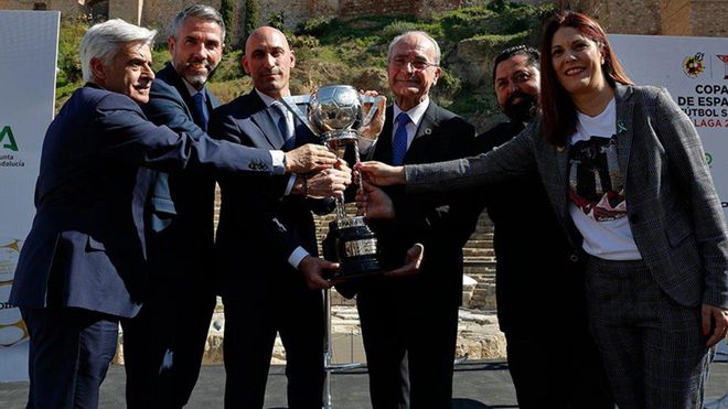 El presidente federativo Luis Rubiales presentó la Copa de España El presidente federativo Luis Rubiales presentó la Copa de España