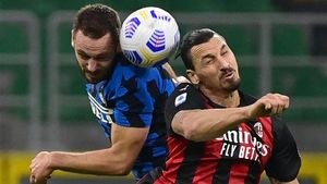 El sueco fue decisivo en la victoria del Milan sobre el Inter (1-2) con dos goles El sueco fue decisivo en la victoria del Milan sobre el Inter (1-2) con dos goles