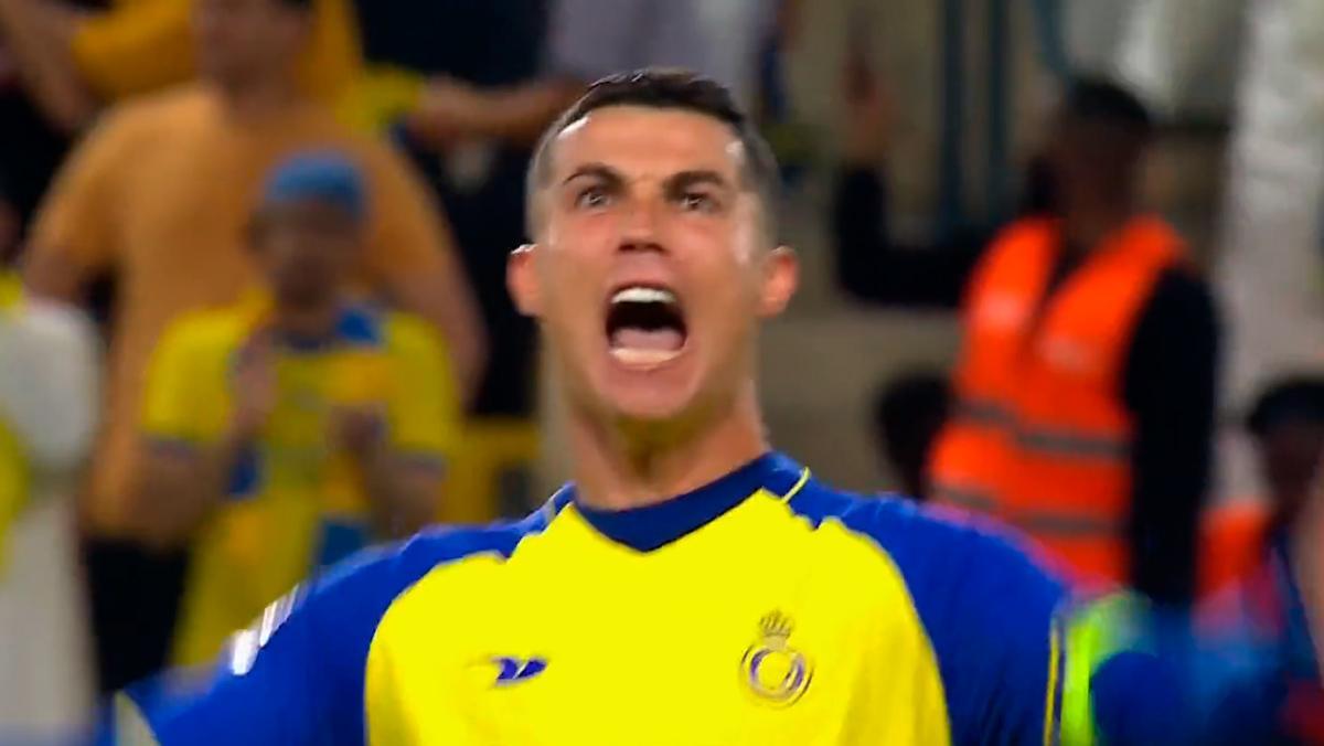 ¡Cristiano Ronaldo marca de falta directa y lo celebra de esta manera! Es un golazo...