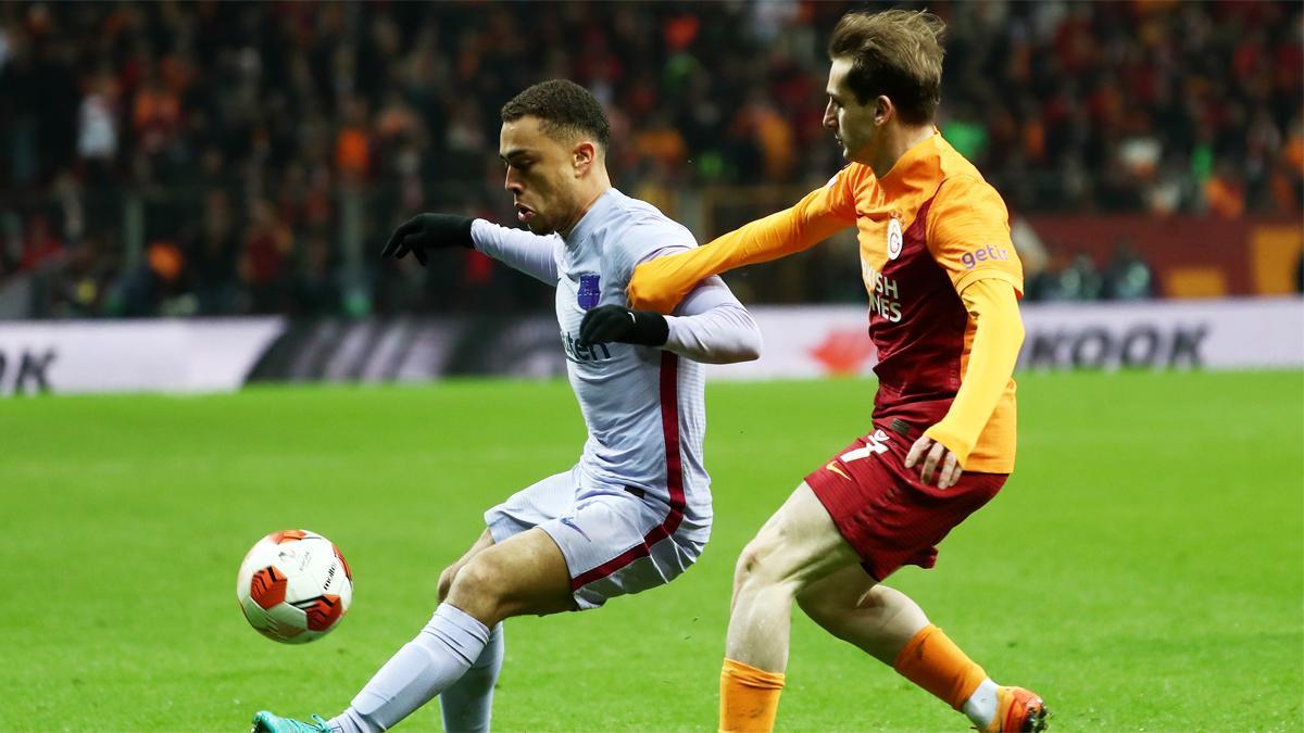 Dest se lesionó en Turquía en el Galatasaray - Barça Dest se lesionó en Turquía en el Galatasaray - Barça