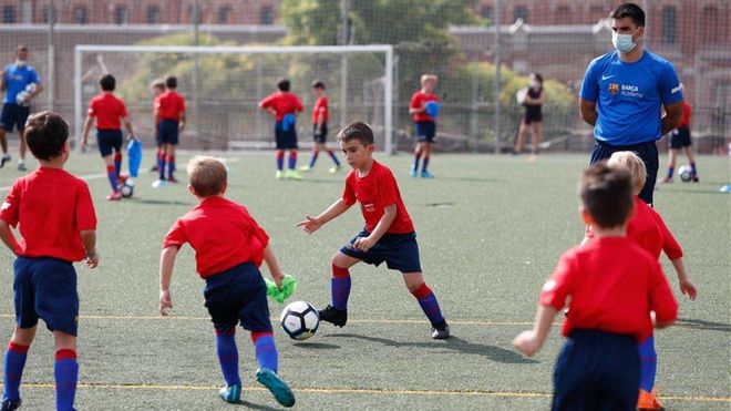 Imágen de los niños que participan en el Campus de la sede de Barcelona Imágen de los niños que participan en el Campus de la sede de Barcelona
