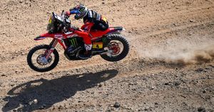 Nacho Cornejo , más líder en el Dakar Nacho Cornejo , más líder en el Dakar