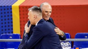 Jasikevicius e Ivanovic se saludan antes del partido Jasikevicius e Ivanovic se saludan antes del partido