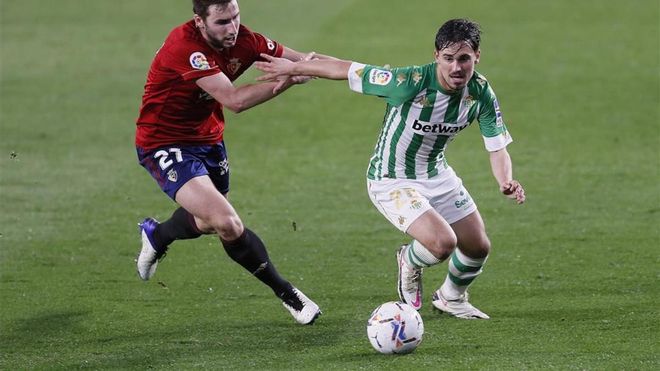Rodrigo Sánchez contra Moncayola en un partido ante Osasuna Rodrigo Sánchez contra Moncayola en un partido ante Osasuna