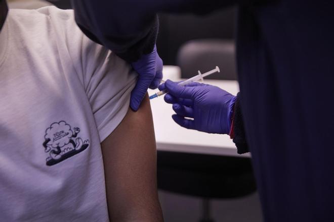 La OMS recomienda un segundo refuerzo de la vacuna contra el covid para personas de riesgo