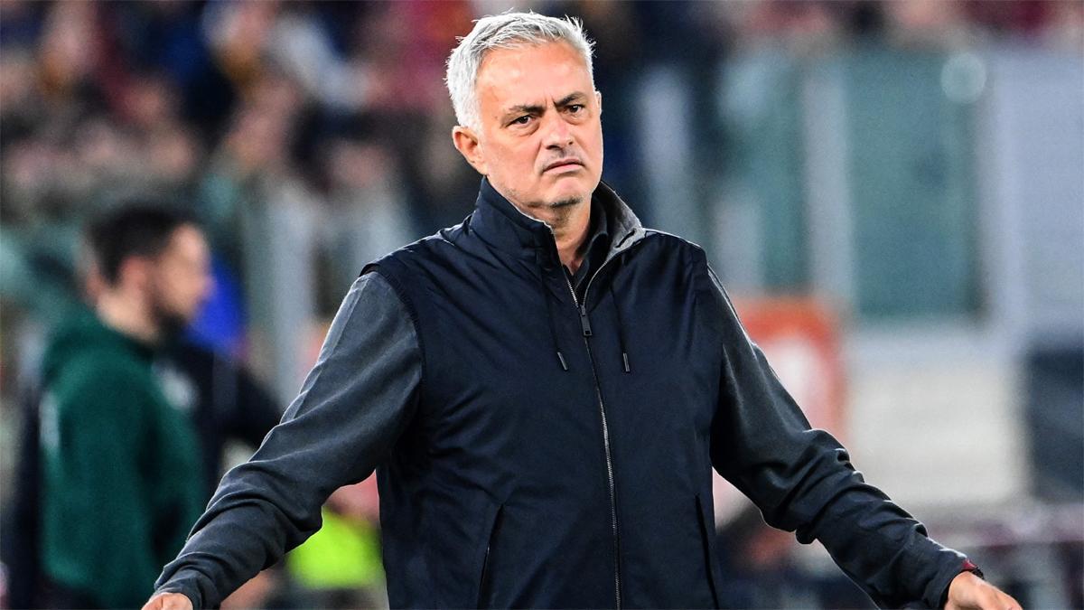 Mourinho clasificó a la Roma para la Europa League tras remontar