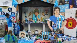 Sale a la venta la camiseta más icónica de Maradona | EFE