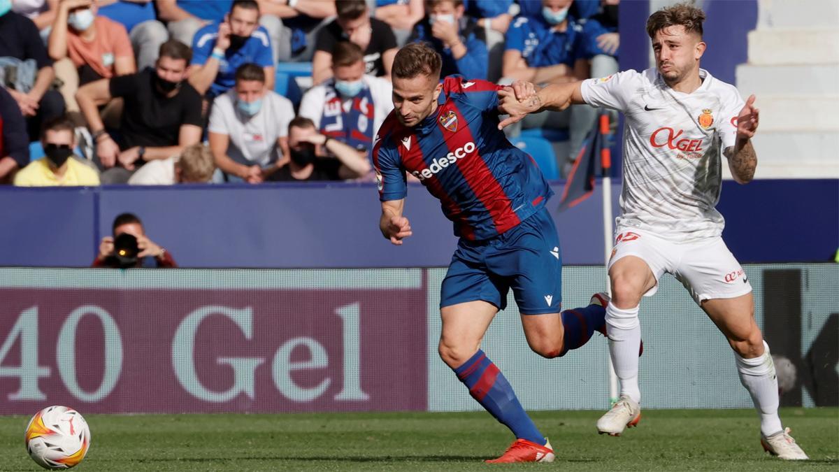 Enric Franquesa, en un partido del Levante ante el Mallorca Enric Franquesa, en un partido del Levante ante el Mallorca