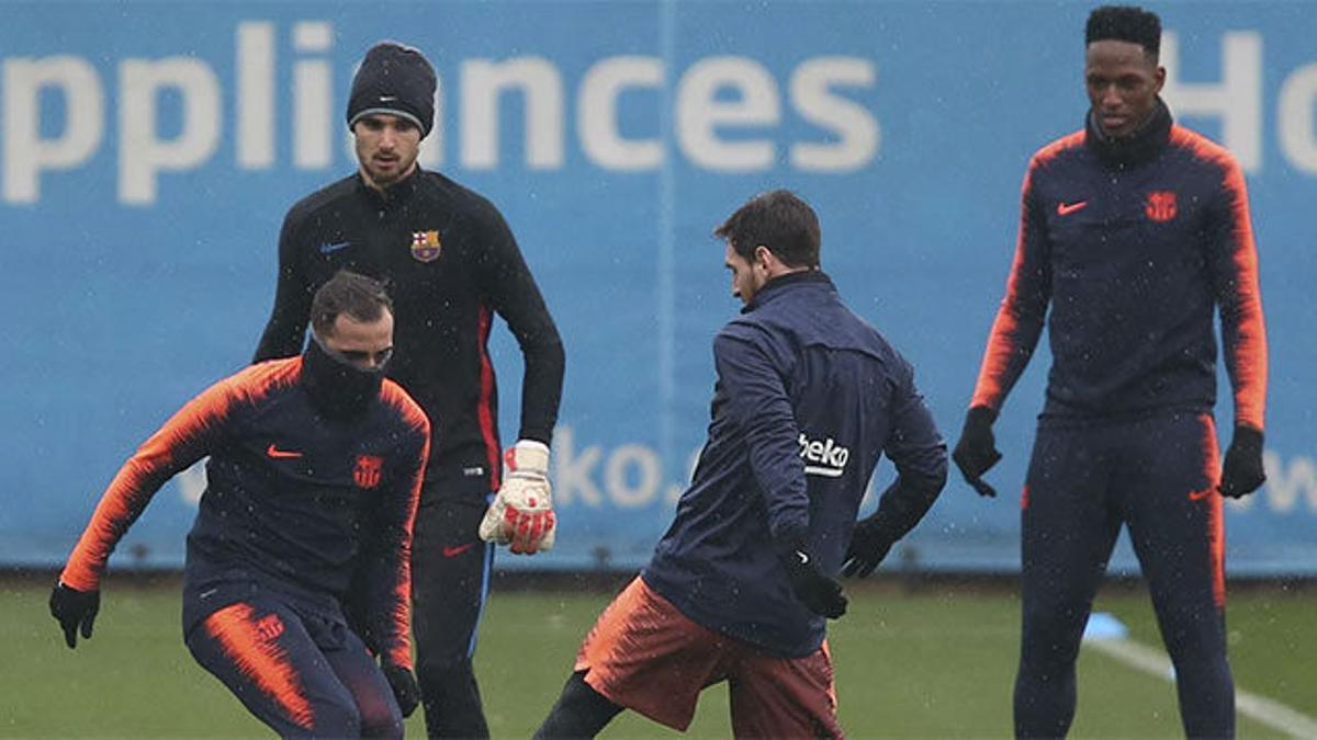 Alcácer, la gran novedad en el entrenamiento del FC Barcelona