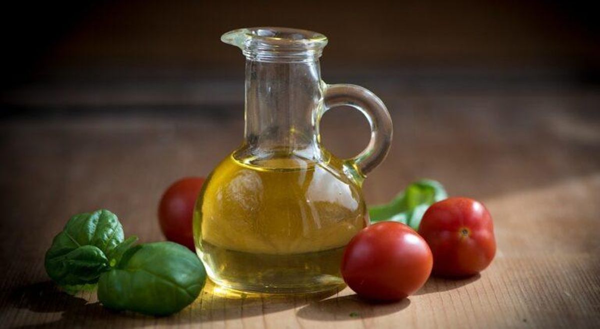 Consumir aceite de oliva virgen reduce un 28% el riesgo de padecer cáncer de mama Consumir aceite de oliva virgen reduce un 28% el riesgo de padecer cáncer de mama