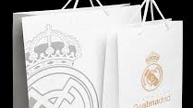 Las bolsas de obsequios del Real Madrid han generado una gran polémica Las bolsas de obsequios del Real Madrid han generado una gran polémica