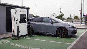 Vídeo: Cómo cargar tu coche eléctrico