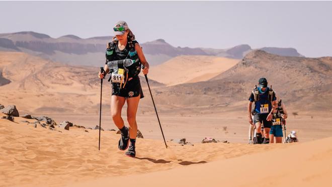 La etapa reina de 90 km en el desierto del Sahara destrona a Ragna Debats de la Marathon des Sables