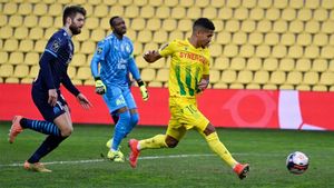 Blas aprovechó el error de Mandanda para adelantar al Nantes ante el OM Blas aprovechó el error de Mandanda para adelantar al Nantes ante el OM