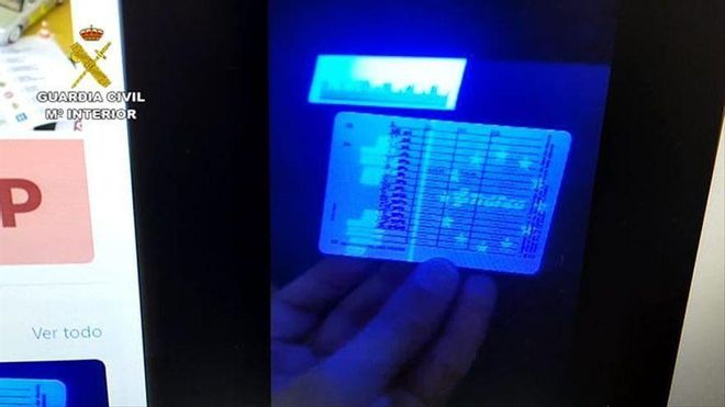 Desmantelada en Badajoz una banda que vendía permisos de conducir falsificados por internet