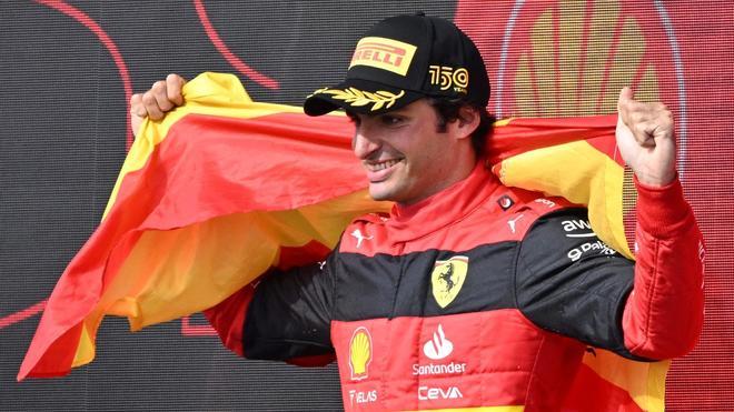 A lo Rafa Nadal: Así celebró Carlos Sainz su primera victoria en la Fórmula 1