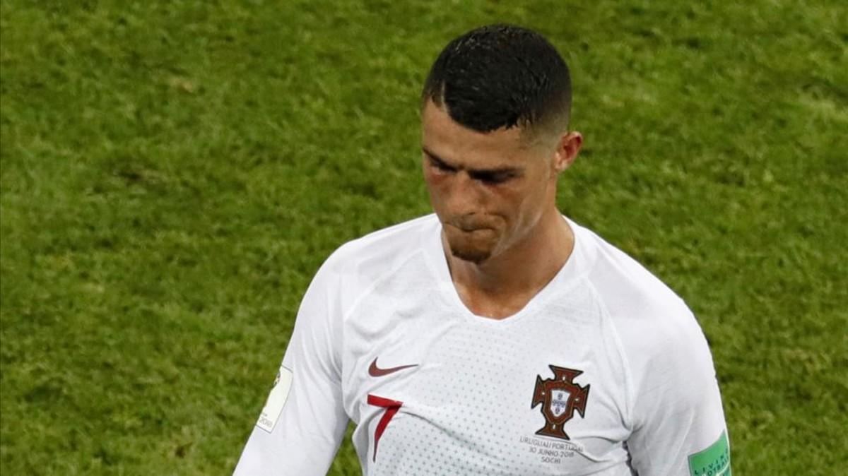 Cristiano Ronaldo, con la selección portuguesa, se lamenta de la eliminación ante Uruguay