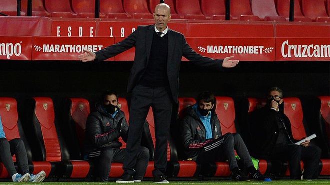 Zidane vive su segunda etapa en el banquillo del Real Madrid Zidane vive su segunda etapa en el banquillo del Real Madrid
