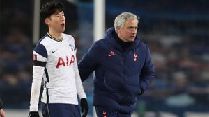 Son y Mourinho, en un partido del Tottenham Son y Mourinho, en un partido del Tottenham