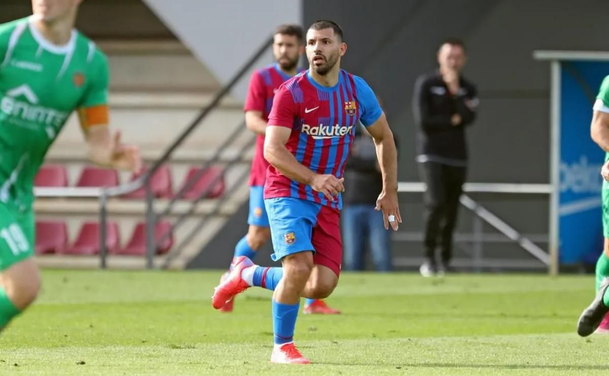 Sergio Kun Agüero, en una acción del entrenamiento contra la UE Cornellà (2-2) el pasado 13 de octubre en el campo Tito Vilanova de la Ciutat Esportiva del FC Barcelona Sergio Kun Agüero, en una acción del entrenamiento contra la UE Cornellà (2-2) el pasado 13 de octubre en el campo Tito Vilanova de la Ciutat Esportiva del FC Barcelona
