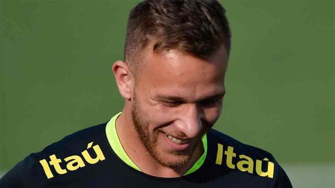 Arthur interesa al Barcelona Arthur interesa al Barcelona