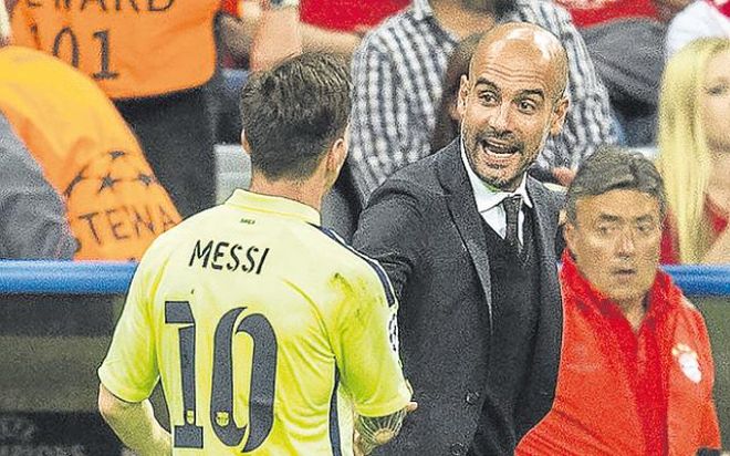 Leo Messi y Pep Guardiola dialogan en el descanso del Bayern-Barça de la Champions 2014-15 Leo Messi y Pep Guardiola dialogan en el descanso del Bayern-Barça de la Champions 2014-15