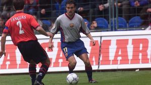 Marc Overmars, el autor del gol del FC Barcelona en la tarde más negra del equipo azulgrana en El Sadar (3-1), en abril de 2001 Marc Overmars, el autor del gol del FC Barcelona en la tarde más negra del equipo azulgrana en El Sadar (3-1), en abril de 2001