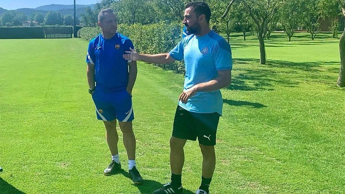 La temporada pasada, Xavi coincidió con Sergi Barjuan en la Vall den Bas cuando jugaba con el Al-Sadd