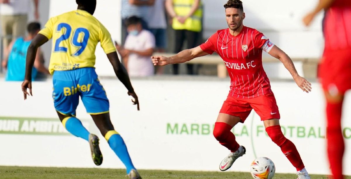 El jugador Sergi Gómez en un partido de pretemporada con el Sevilla El jugador Sergi Gómez en un partido de pretemporada con el Sevilla