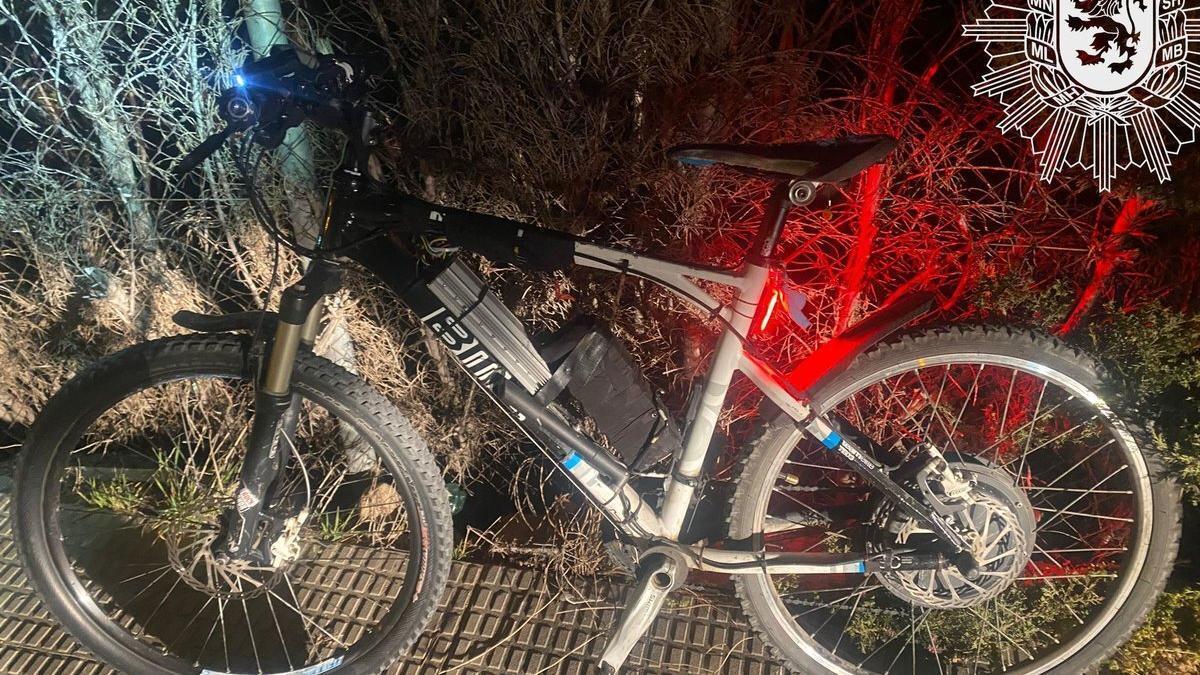 Frasco de seguridad |  La Policía Local de Zaragoza saqueó a un ciclista drogado que había convertido su bicicleta en una moto