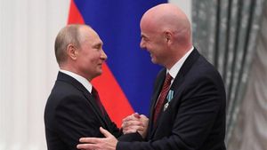 Vladimir Putin le ha concedido la Orden de la Amistad a Gianni Infantino Vladimir Putin le ha concedido la Orden de la Amistad a Gianni Infantino