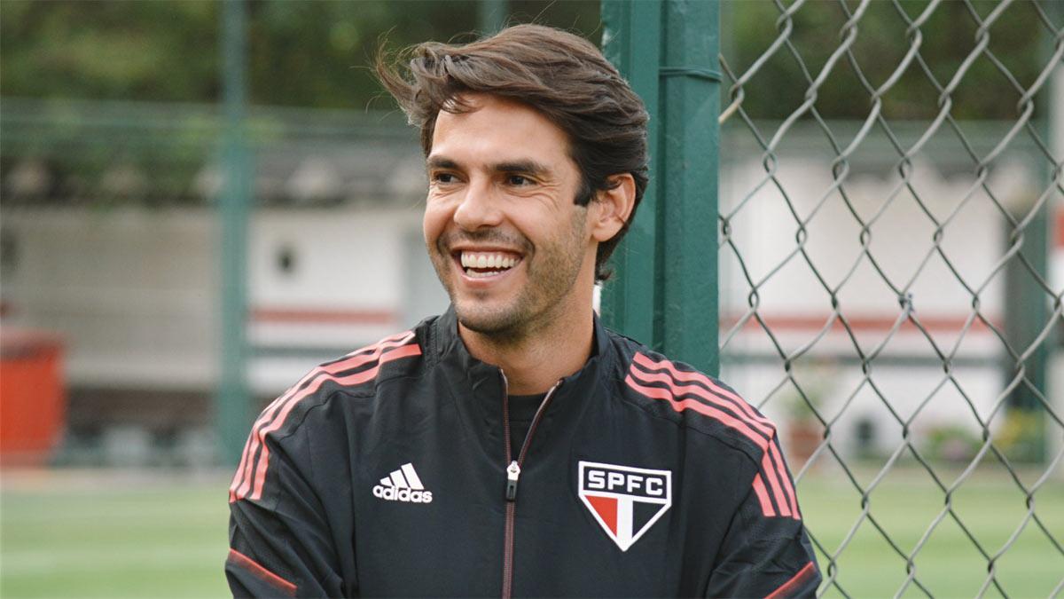 Kaká está haciendo las prácticas del curso de entrenador en el Sao Paulo