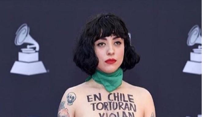 El Contundente Mensaje De Mon Laferte En Los Grammy Latinos