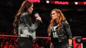 Becky Lynch y Stephanie McMahon