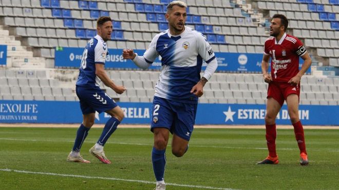 Stoichkov celebrando el gol del CE Sabadell Stoichkov celebrando el gol del CE Sabadell