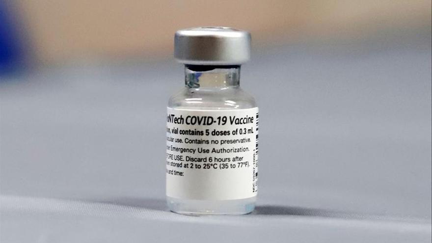España recibirá 13 millones de dosis de la vacuna de Pfizer en junio, casi 5 millones más de las previstas