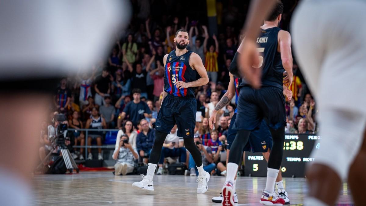La camiseta del Barça sobria Mirotic