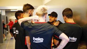 Messi visitó a sus compañeros en el Barça Messi visitó a sus compañeros en el Barça