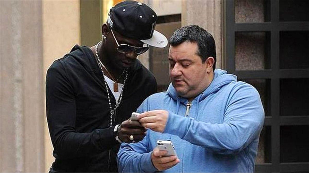 El agente Mino Raiola junto a Mario Balotelli El agente Mino Raiola junto a Mario Balotelli