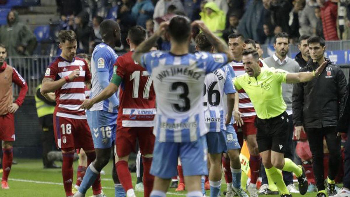 Resumen, goles y highlights del Málaga 1 - 1 Granada de la jornada 19 de LaLiga Smartbank